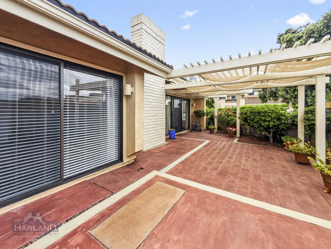 Building Photo - 5820 Caminito Cardelina