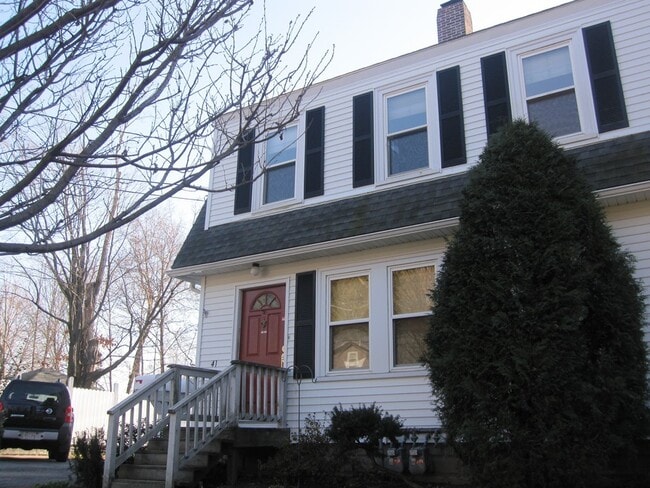 Building Photo - 41 Richwood St