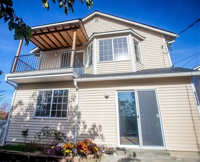 Building Photo - 4216 S Eddy St