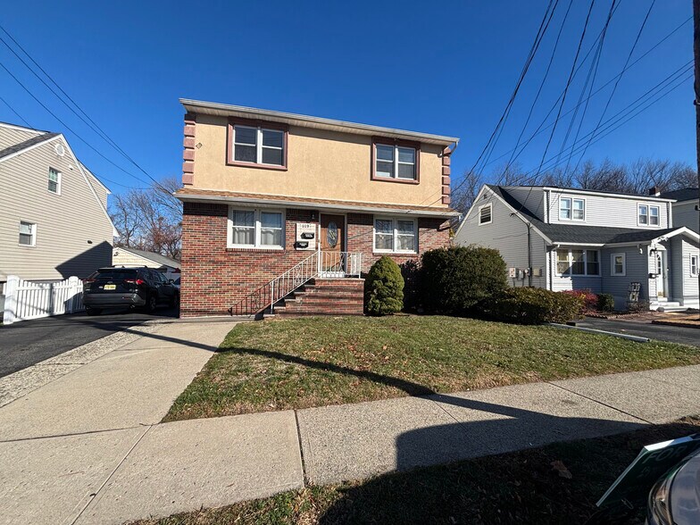 Building Photo - 119 Church St