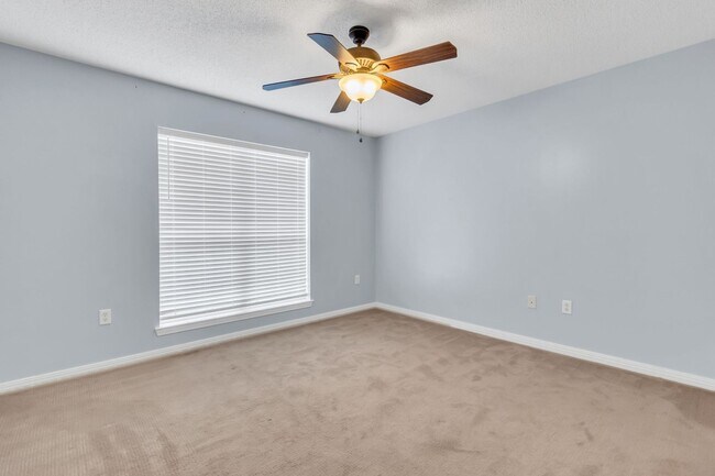 Building Photo - South Crestview Ranch on Cul-de-sac