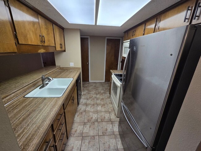Building Photo - 2 bed/1.5 bath Townhome in Colonial Park