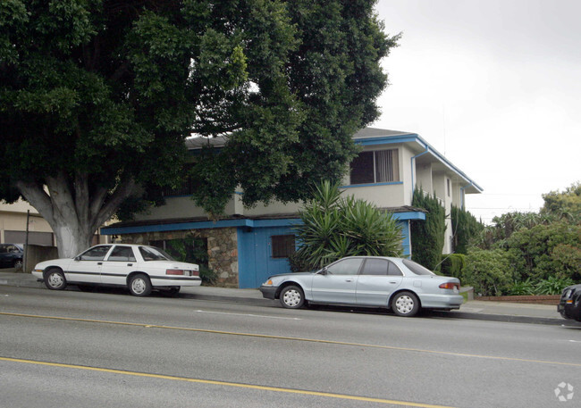 Building Photo - 917 Centinela Ave