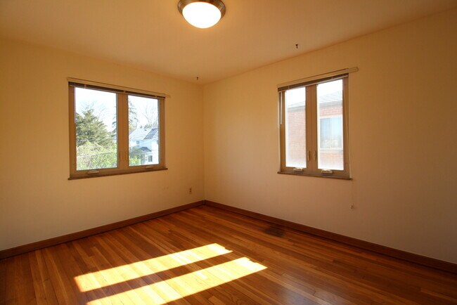 Building Photo - COMING SOON Condo in UA School District!