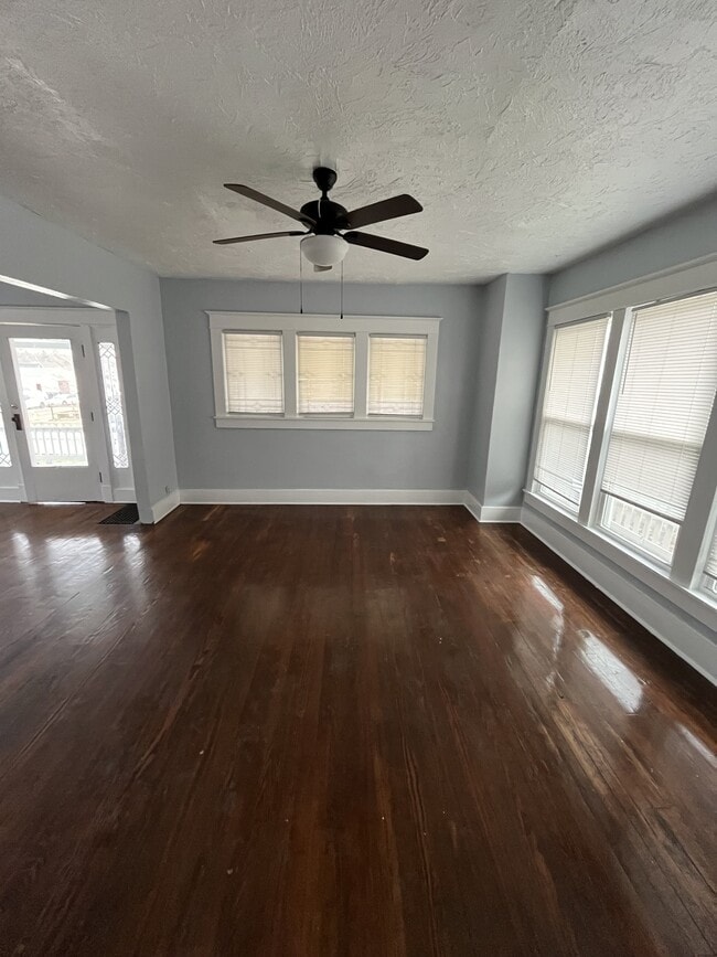 Building Photo - 735 W 3rd St