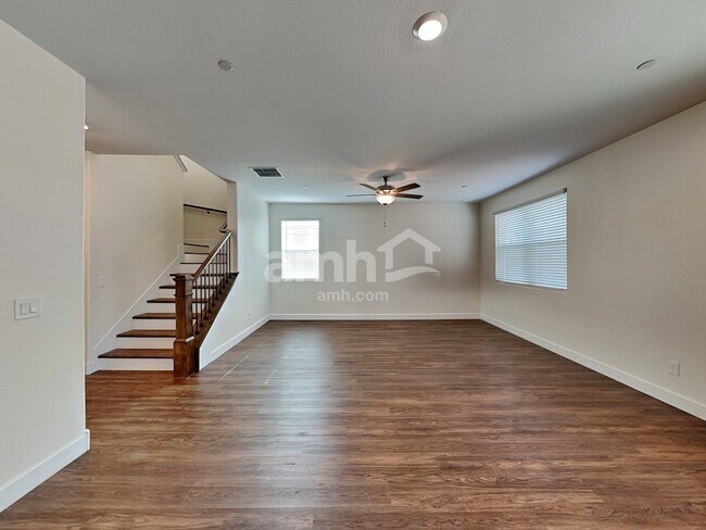 Building Photo - 5957 W Larkspur Dr
