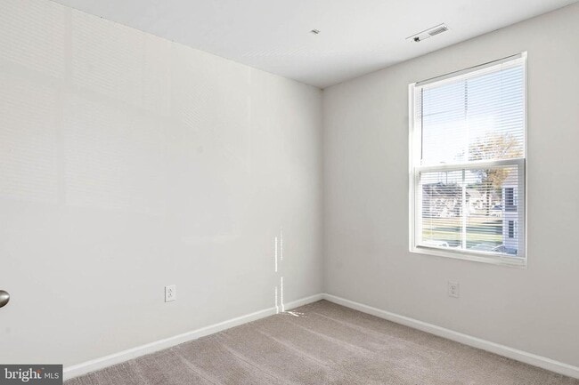 Building Photo - 28971 St Thomas Blvd