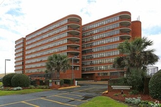 Building Photo - wh401