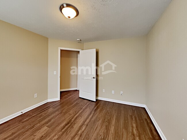 Building Photo - 2927 Painted Pony Dr