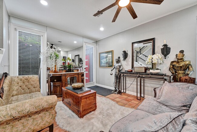 Building Photo - 2100 Commonwealth St