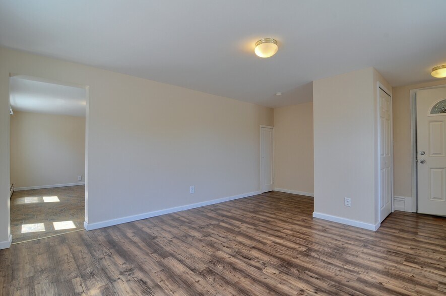 Building Photo - 3501 Thomas Rd