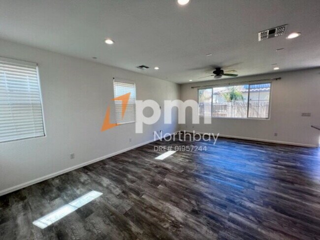 Building Photo - 406 Alyssum Dr