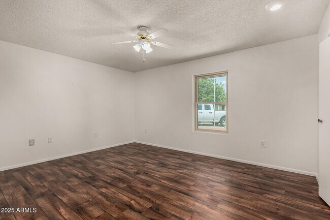 Building Photo - 16828 N 108th Ave