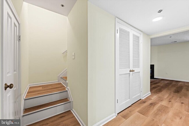Building Photo - 2615 Chivalry Ct