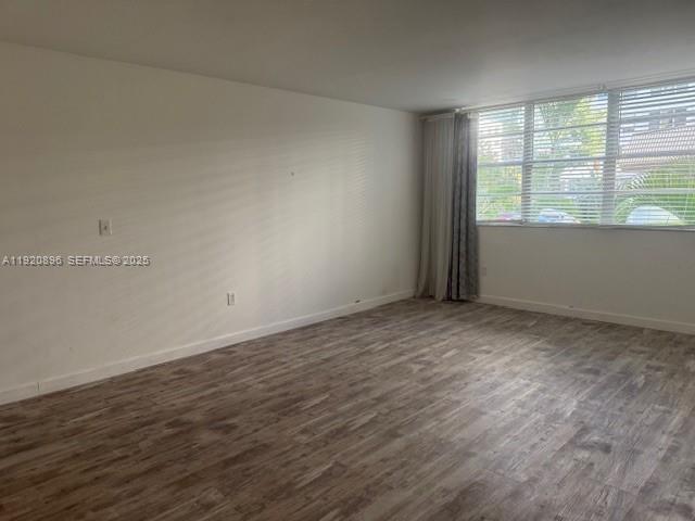 Building Photo - 999 Brickell Bay Dr