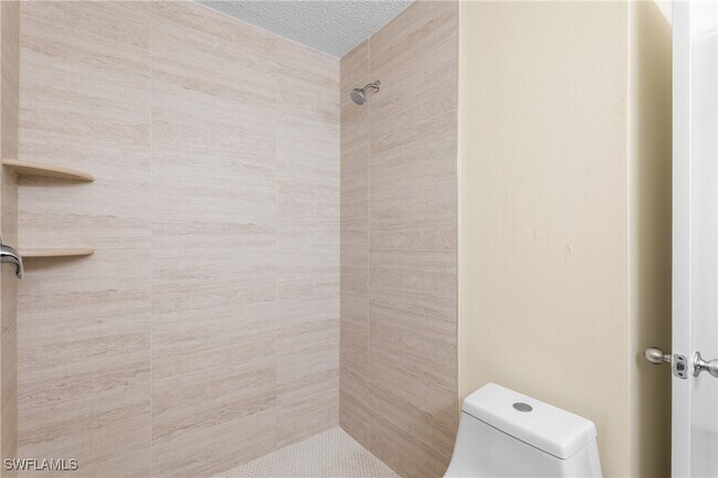 Building Photo - 251 Quail Forest Blvd