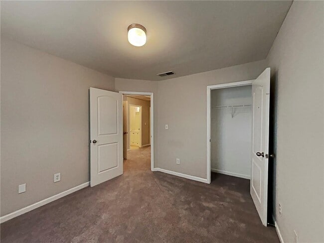 Building Photo - 6018 Lancelot Ln