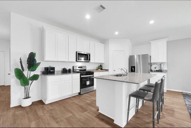 Building Photo - 4214 Freya Pointe Dr