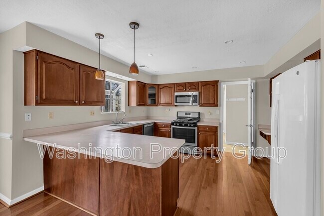 Building Photo - 5602 Grouper Ct