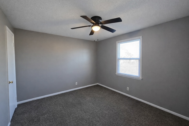 Building Photo - 108 Tandy Dr