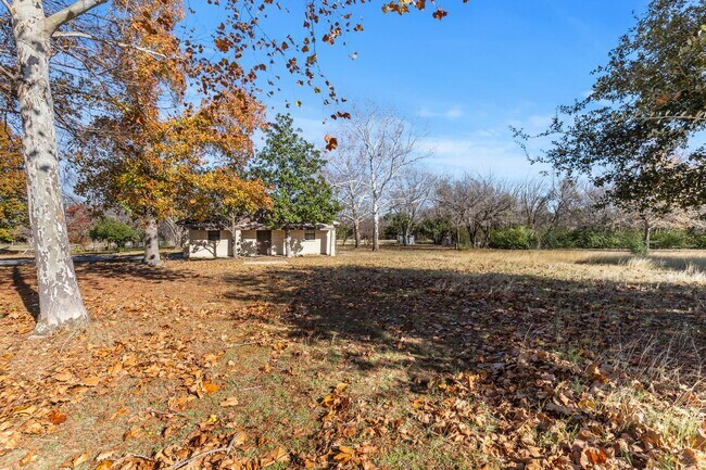 Building Photo - Blissful in Burleson ISD