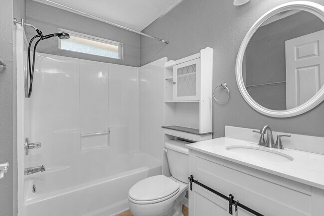 Building Photo - Pet Friendly Home Available Now!