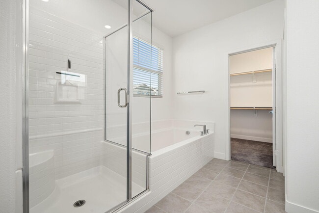 Building Photo - 76305 Columbia Dr