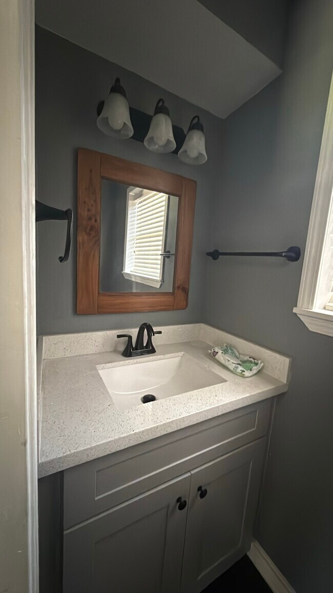 Building Photo - 2815 Woodland Grove Dr