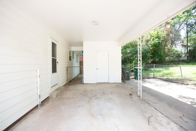 Building Photo - 7400 L St
