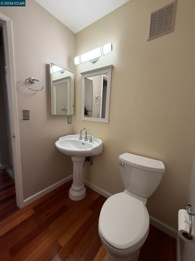 Building Photo - 6 Basin Ct