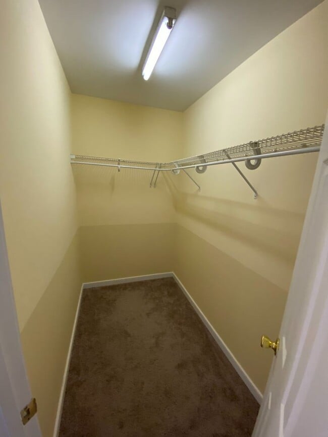 Building Photo - 5504 Millstream Ln