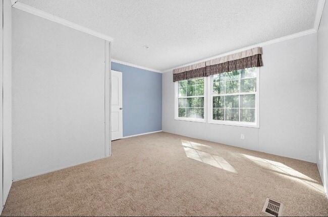 Building Photo - 8376 Huntington Ct