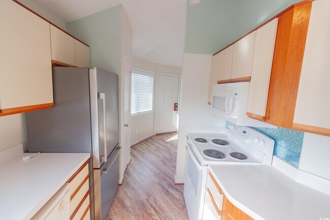 Building Photo - 505 Tree Top Ln
