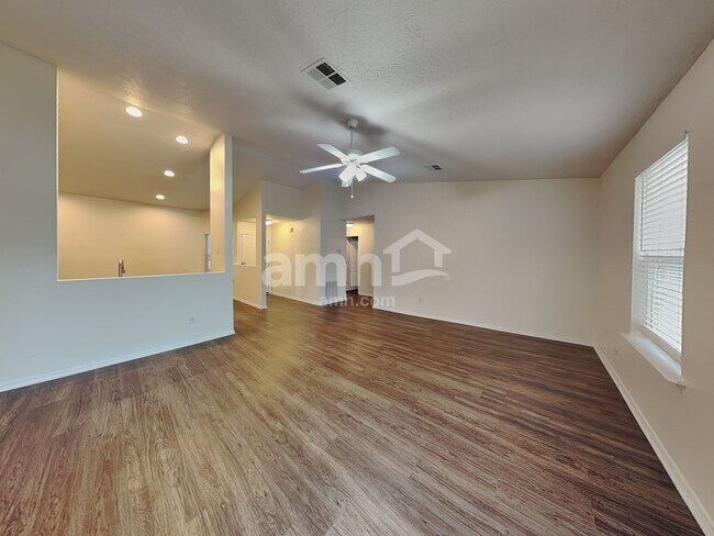 Building Photo - 9468 W Trestlewood Dr