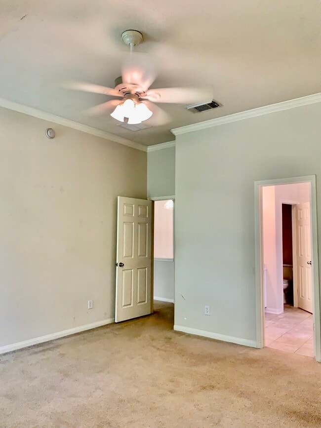 Building Photo - 7827 Iris Glen Ln