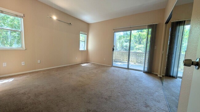 Building Photo - 143 Tuscany Ct