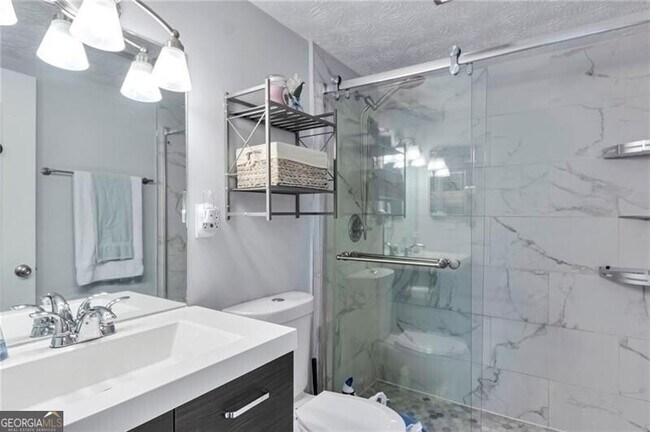 Building Photo - 8 Arpege Way NW