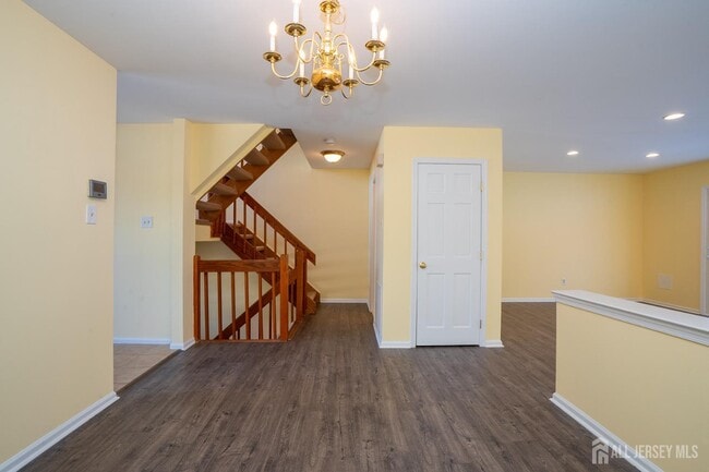 Building Photo - 42 Chicopee Dr