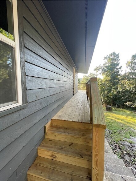 Building Photo - 42 Hope Dr