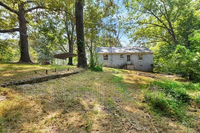 Building Photo - 570 Carol Dr