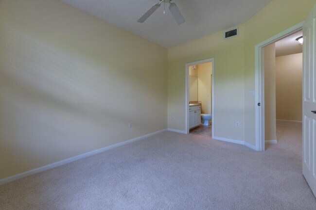 Building Photo - 125 Galicia Way