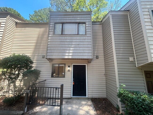 Building Photo - 240 Jamil Rd