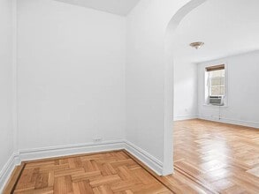 Building Photo - 811 Walton Ave