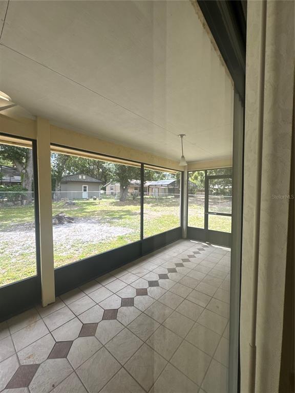 Building Photo - 2329 Pine Tree Ct