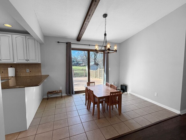 Building Photo - 25715 Wildrose Ln