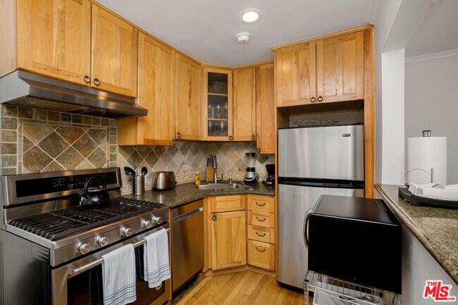 Building Photo - 2101 Ocean Ave