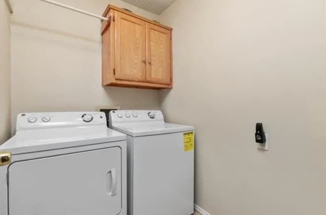 Building Photo - 921 Bayfield Dr