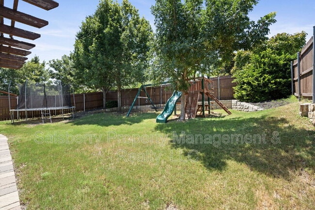 Building Photo - 9313 Bayard St