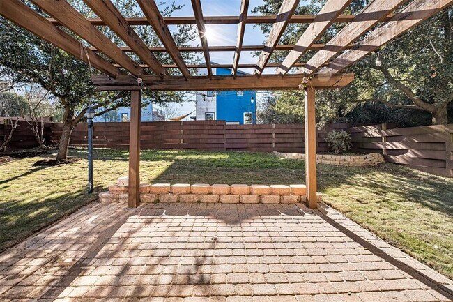 Building Photo - 5513 Agatha Cir