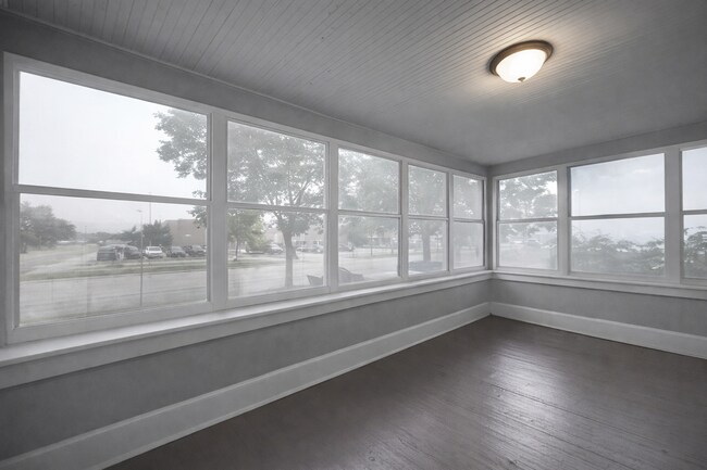 Building Photo - 6 Bedroom House Available Near Concordia University!